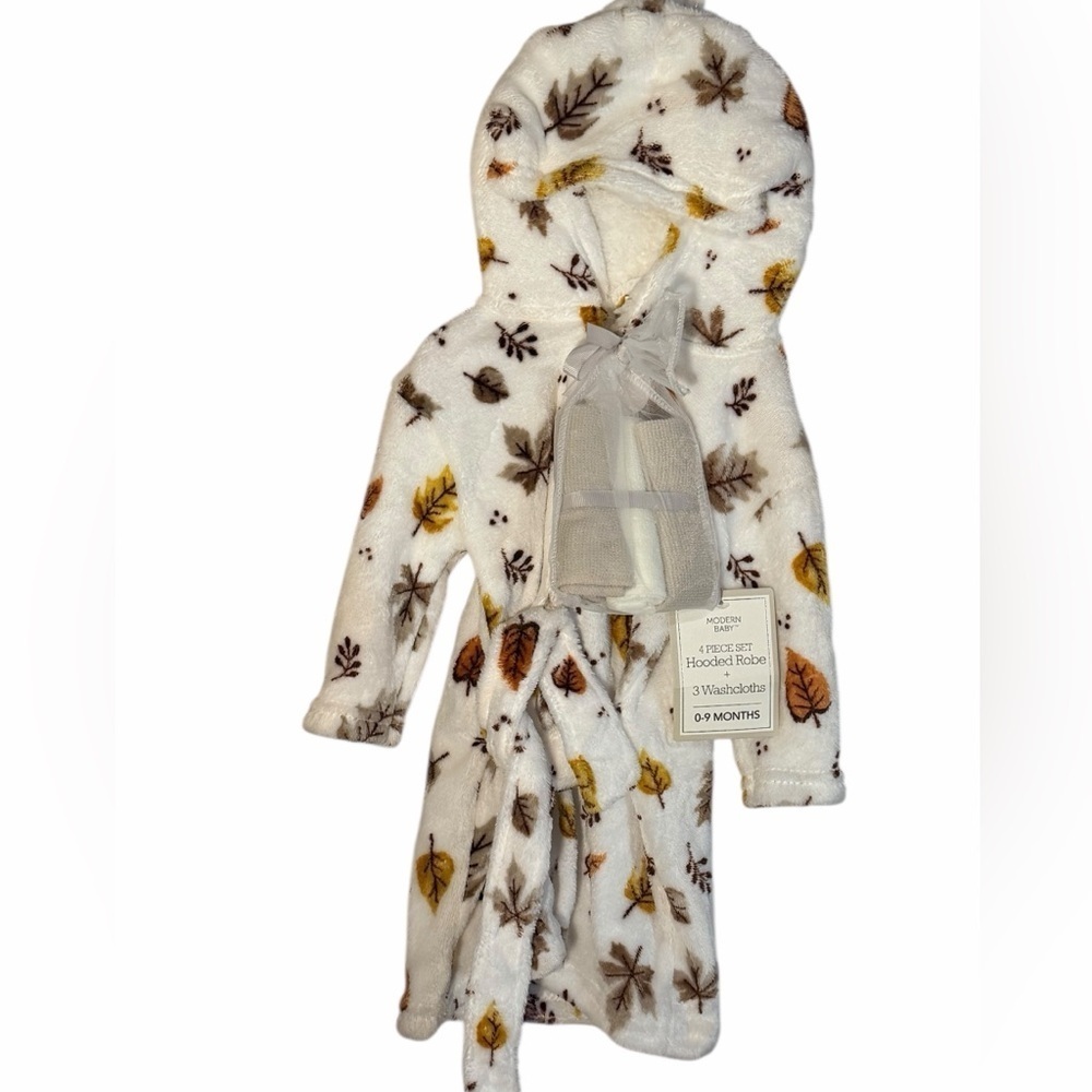 Leaf Print Hooded Baby Robe 0-9 Months NWT